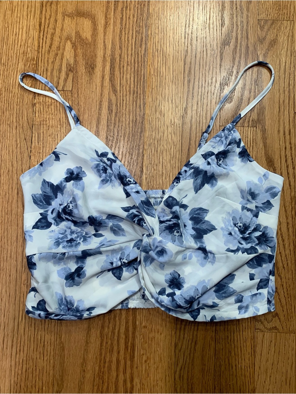 Abercrombie & Fitch Blue Floral Knotted Wrap Crop Top White & Blue Size Medium